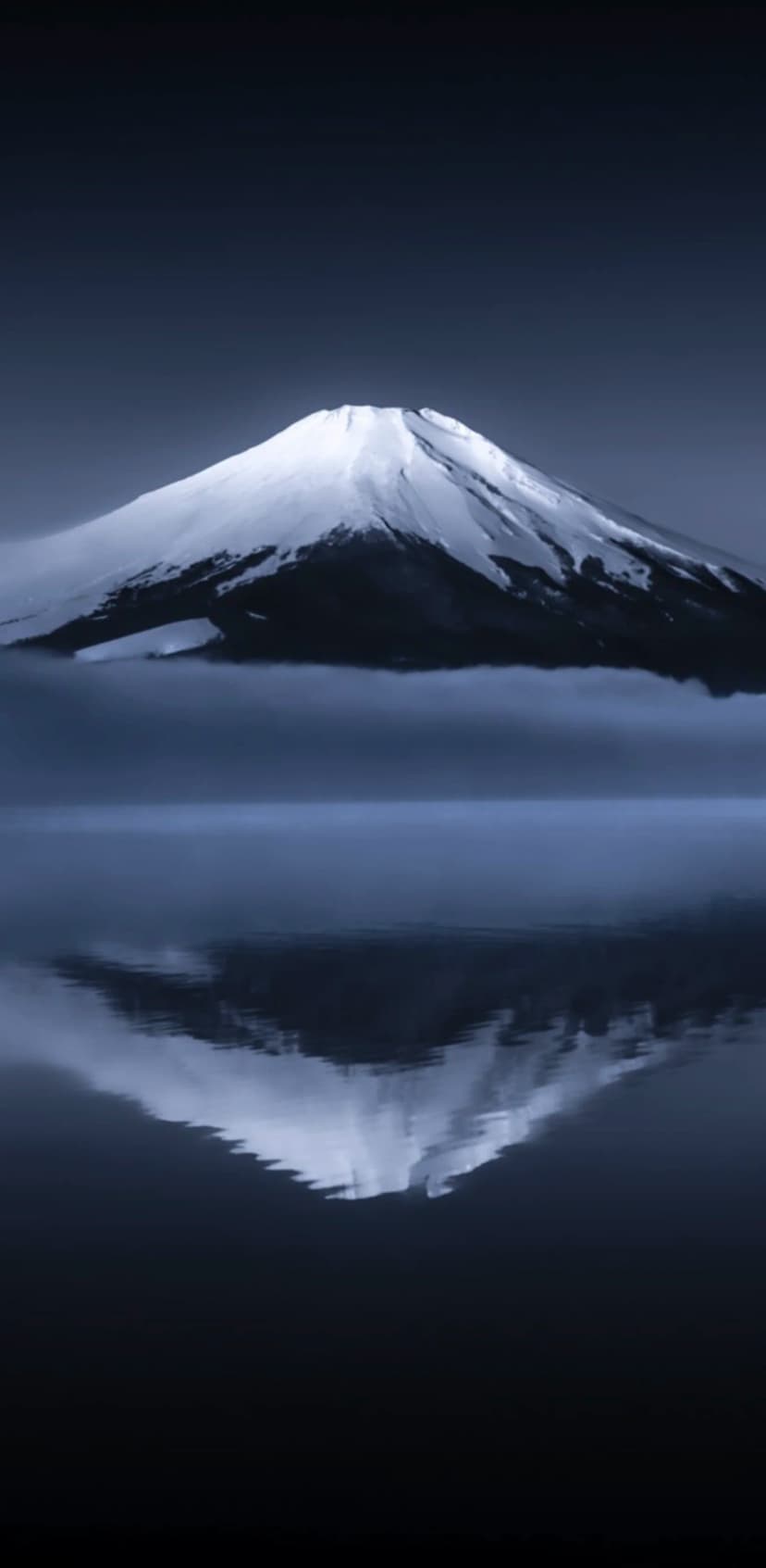 Photo of mount fuji at night